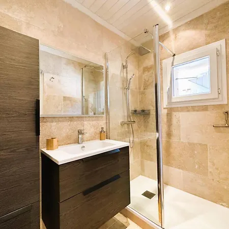 Mazet De La Treille, Climatise Avec Piscine Privee Pour 4 Pers Domaine Prive Villa